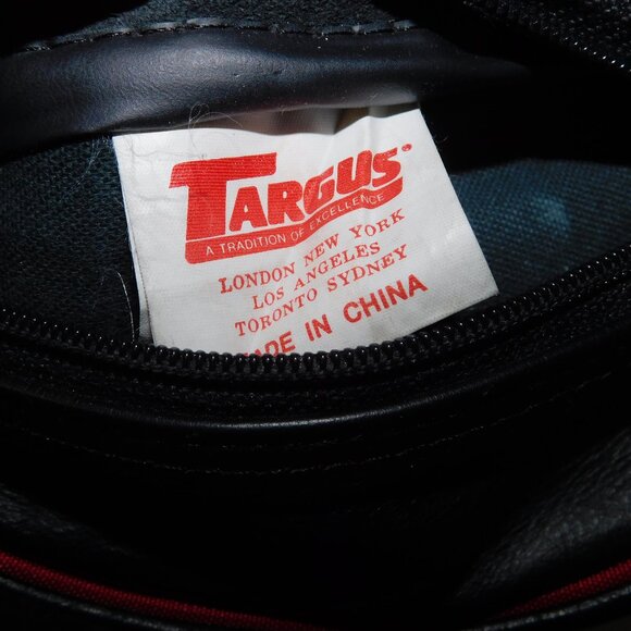 Targus Leather Black With Red Detail Adjustable Fanny Pack Belt Bag - Picture 8 of 8